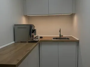 Pronájem komerční nemovitosti, Praha - Vokovice, K Červenému vrchu, 47 m2