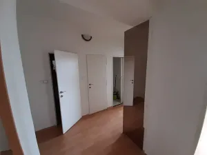 Pronájem bytu 2+1, Praha - Vršovice, Kubánské náměstí, 61 m2