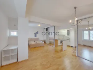 Pronájem bytu 1+kk, Praha, Viklefova, 47 m2
