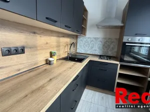 Pronájem bytu 2+1, Zlín - Malenovice, Chelčického, 54 m2