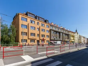 Pronájem bytu 2+kk, Praha, Bělohorská, 47 m2