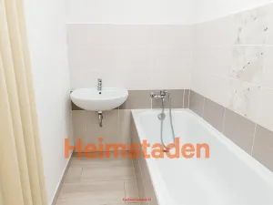 Pronájem bytu 2+1, Ostrava - Poruba, náměstí Boženy Němcové, 60 m2
