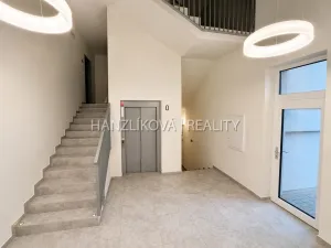 Pronájem bytu 1+kk, České Budějovice - České Budějovice 5, Dobrovodská, 36 m2