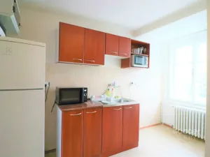 Pronájem kanceláře, Praha - Bubeneč, Na Zátorce, 70 m2