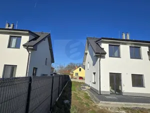 Prodej bytu 4+kk, Přerov nad Labem, 126 m2