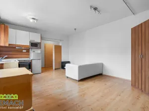 Pronájem bytu 1+kk, Uherské Hradiště, Slovácká, 32 m2