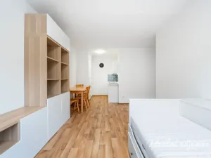 Pronájem bytu 2+kk, Praha - Bohnice, Zelenohorská, 42 m2