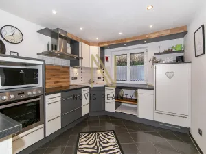 Prodej vícegeneračního domu, Regen,Německo, 213 m2