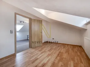 Prodej vícegeneračního domu, Regen,Německo, 213 m2