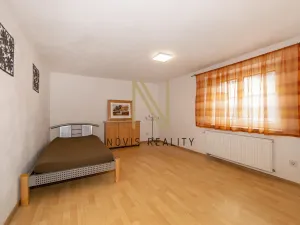 Prodej vícegeneračního domu, Regen,Německo, 213 m2