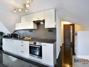 Prodej rodinného domu, Květnice, V Zelených, 300 m2