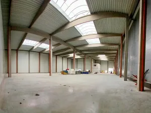 Pronájem skladu, Hýskov, Na Břasích, 1000 m2