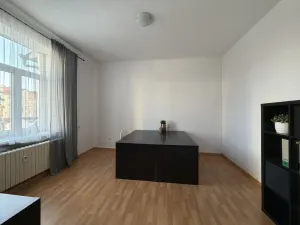 Pronájem kanceláře, Pardubice - Zelené Předměstí, třída Míru, 16 m2