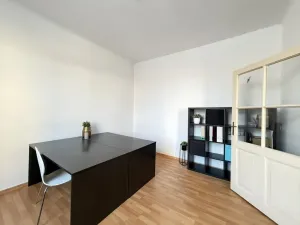 Pronájem kanceláře, Pardubice - Zelené Předměstí, třída Míru, 16 m2