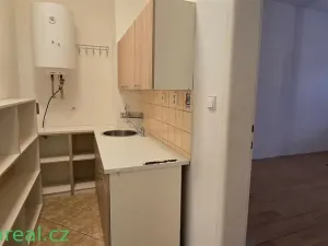 Pronájem bytu 1+1, Brno, Dukelská třída, 37 m2