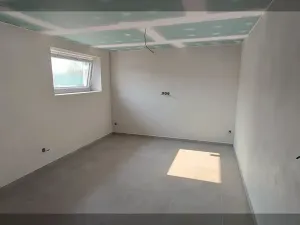 Pronájem výrobních prostor, Srubec, Ledenická-St. Pohůrka, 205 m2