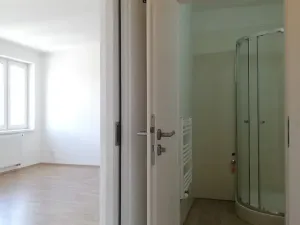 Pronájem bytu 1+kk, Praha - Holešovice, Malá Plynární, 33 m2