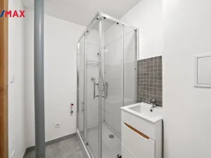 Prodej bytu 1+kk, Hradec Králové - Slezské Předměstí, Severní, 28 m2