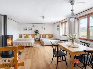 Prodej chaty, Týn nad Vltavou - Hněvkovice na levém břehu Vltavy, 80 m2