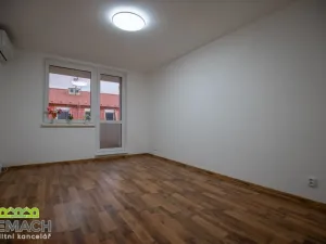 Pronájem bytu 1+1, Uherské Hradiště - Jarošov, Louky, 35 m2