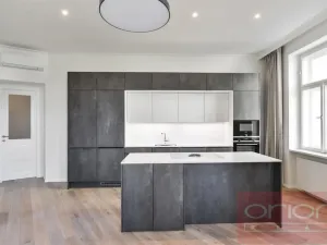 Pronájem bytu 3+kk, Praha - Vinohrady, náměstí Jiřího z Poděbrad, 138 m2