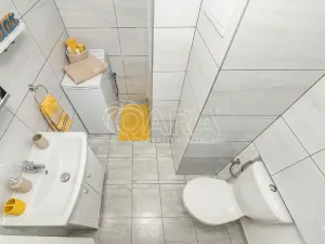 Prodej bytu 1+kk, Kralupy nad Vltavou - Lobeček, nám. Mládežníků, 27 m2