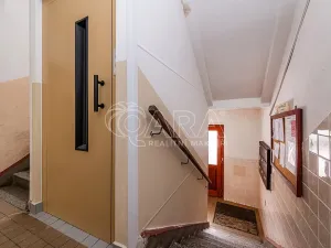 Prodej bytu 1+kk, Kralupy nad Vltavou - Lobeček, nám. Mládežníků, 27 m2