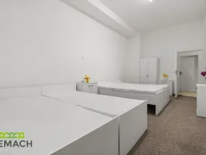 Pronájem bytu 4+1, Uherské Hradiště, náměstí Republiky, 92 m2
