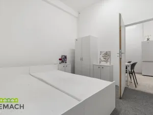 Pronájem bytu 4+1, Uherské Hradiště, náměstí Republiky, 92 m2