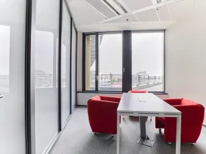 Pronájem kanceláře, Praha - Nusle, Pikrtova, 1489 m2