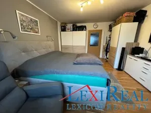 Prodej bytu 2+kk, Kozomín, 77 m2