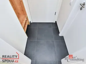 Prodej bytu 1+kk, Praha - Dolní Chabry, Ústecká, 31 m2