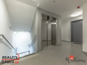 Prodej bytu 1+kk, Praha - Dolní Chabry, Ústecká, 31 m2