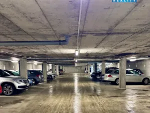 Pronájem garážového stání, Plzeň, Kollárova, 20 m2