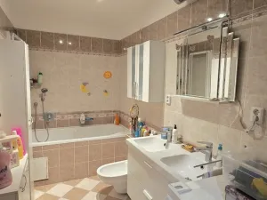 Pronájem bytu 3+kk, Praha, Pelzova, 83 m2