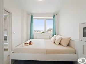 Prodej bytu 2+kk, Hradec Králové, Antonína Petrofa, 39 m2