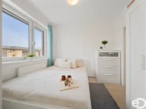 Prodej bytu 2+kk, Hradec Králové, Antonína Petrofa, 39 m2