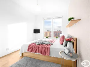 Prodej bytu 2+kk, Praha, Místecká, 49 m2