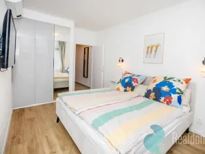 Pronájem bytu 2+kk, Praha, Na moklině, 51 m2