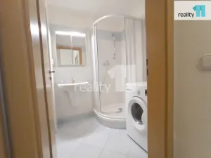 Pronájem bytu 1+kk, Praha - Hostivař, Vladycká, 33 m2