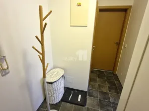 Pronájem bytu 1+kk, Praha - Hostivař, Vladycká, 33 m2