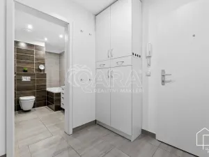 Prodej bytu 2+kk, Praha - Uhříněves, Oty Bubeníčka, 51 m2