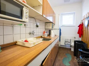 Prodej výrobních prostor, Milovice, 2255 m2