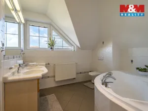 Prodej rodinného domu, Veltrusy, U Stadionu, 180 m2