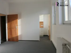 Pronájem kanceláře, Karlovy Vary, T. G. Masaryka, 42 m2