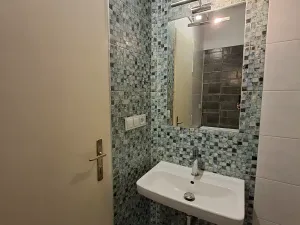 Pronájem bytu 2+kk, Praha - Kobylisy, Uzavřená, 48 m2