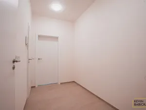 Pronájem bytu 1+kk, Brno - Sadová, Kumpoštova, 30 m2