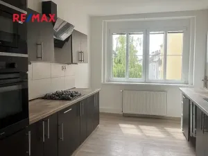 Pronájem bytu 3+1, Kladno, Poštovní náměstí, 89 m2