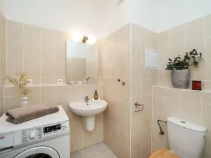 Pronájem bytu 2+kk, Praha - Řeporyje, Wiesenthalova, 59 m2