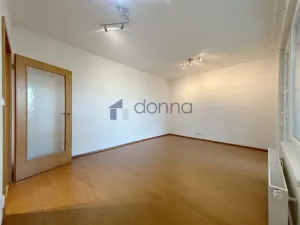 Pronájem bytu 2+1, Praha, Nademlejnská, 35 m2